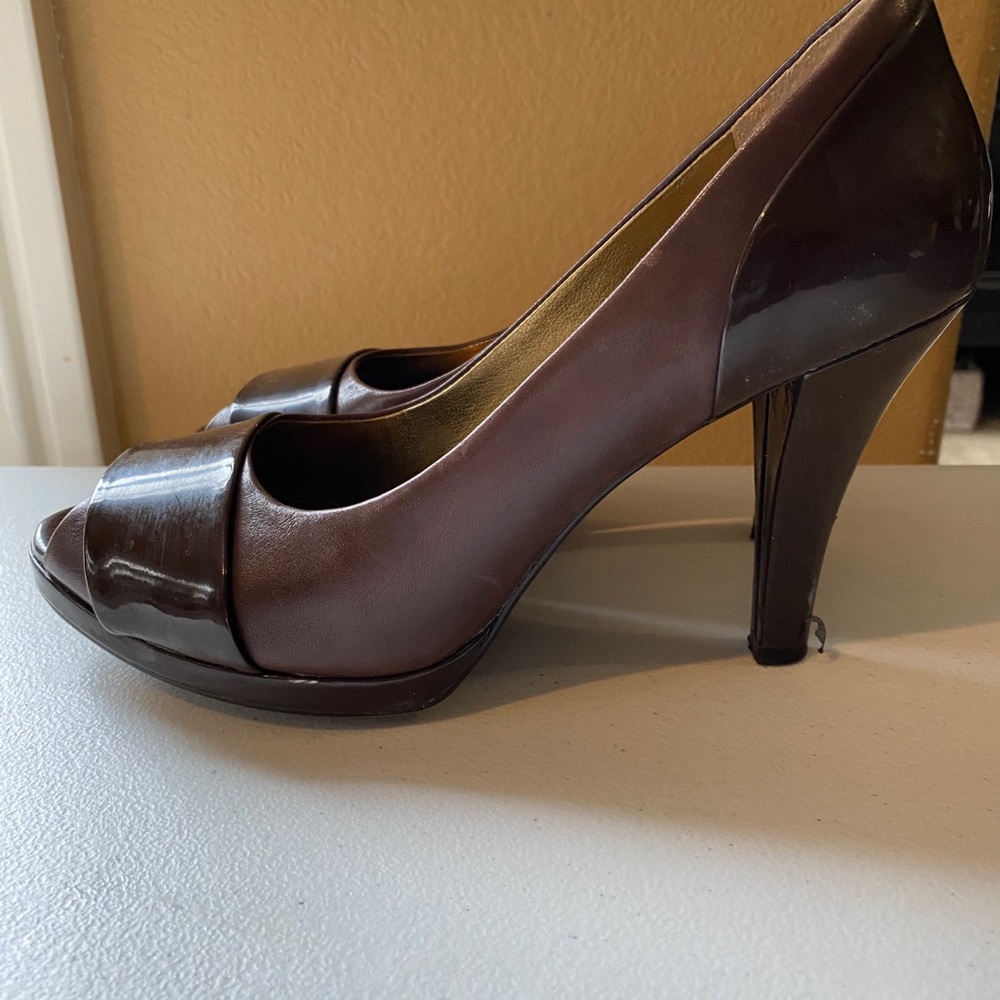 Kenneth Cole brown peep toe heel. Comfortable.